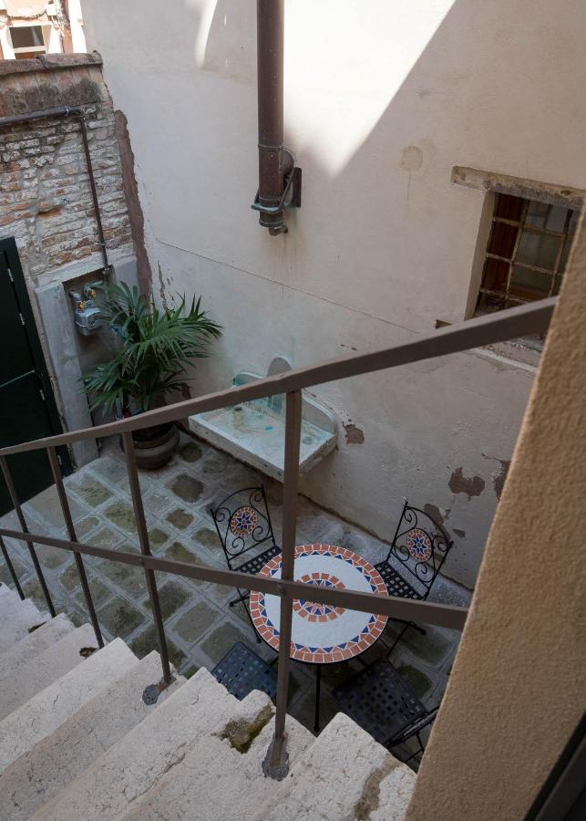 Corte Del Tintor Apartments Venesia Bagian luar foto