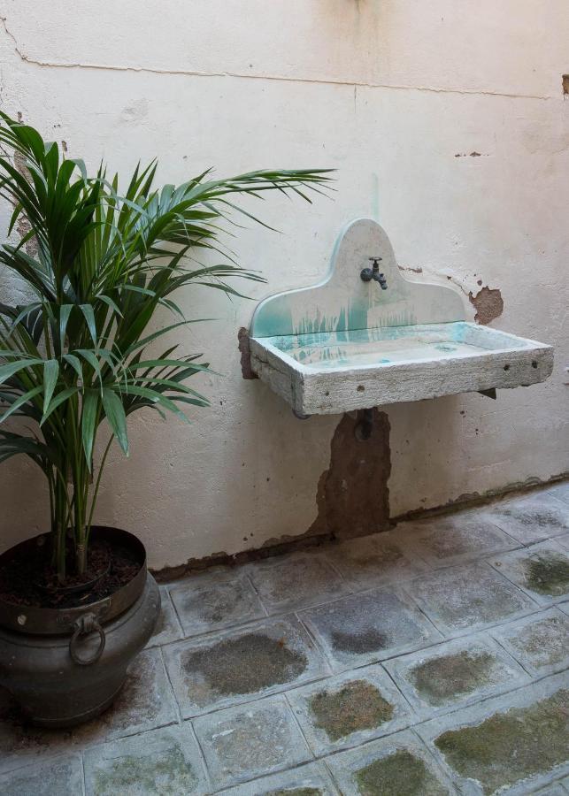 Corte Del Tintor Apartments Venesia Bagian luar foto