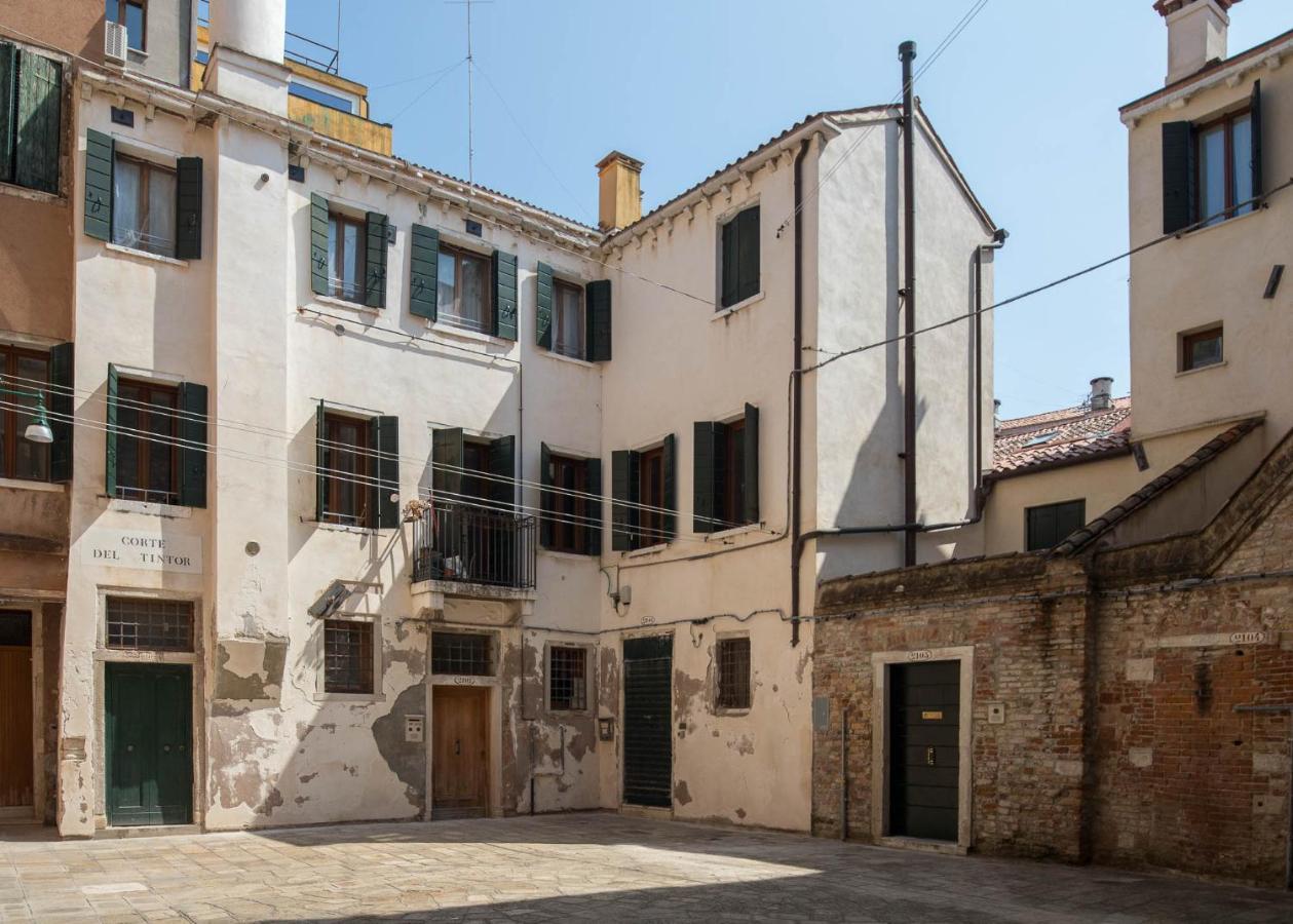 Corte Del Tintor Apartments Venesia Bagian luar foto