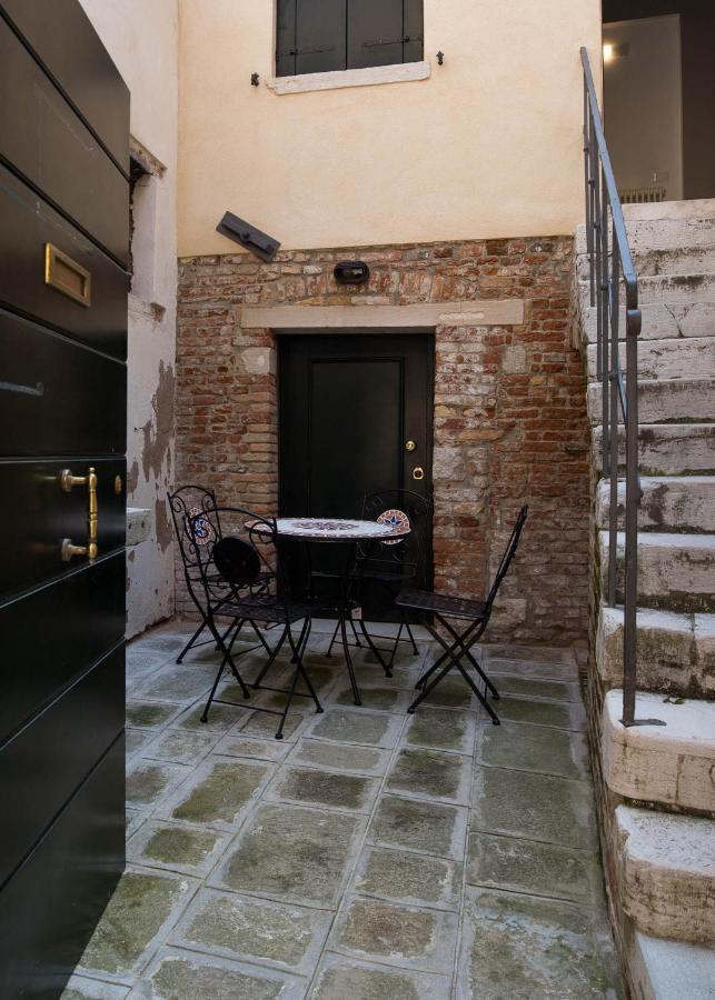 Corte Del Tintor Apartments Venesia Bagian luar foto