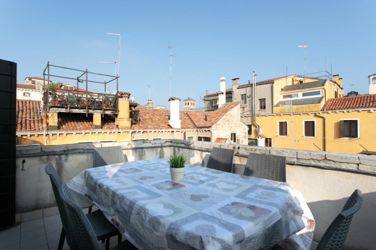 Corte Del Tintor Apartments Venesia Bagian luar foto
