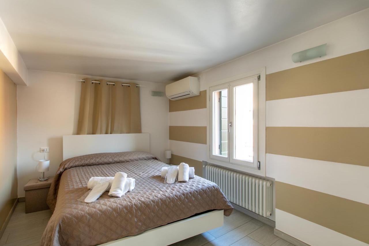 Corte Del Tintor Apartments Venesia Bagian luar foto