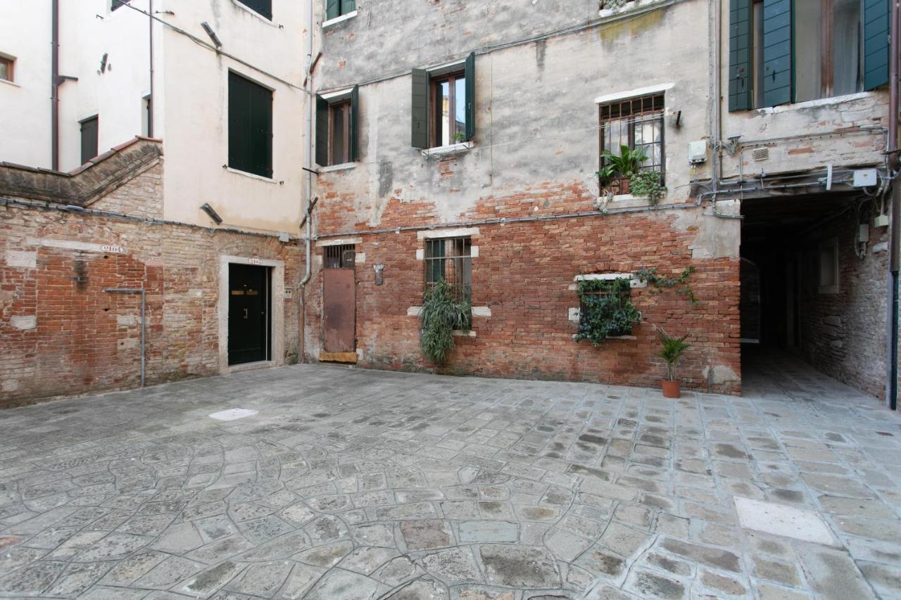 Corte Del Tintor Apartments Venesia Bagian luar foto